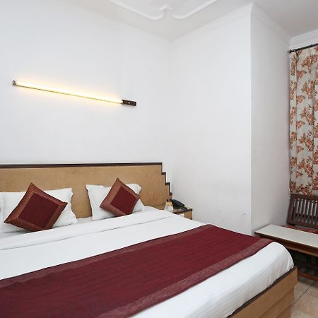 Oyo 3472 Hotel Rama Inn New Delhi Buitenkant foto
