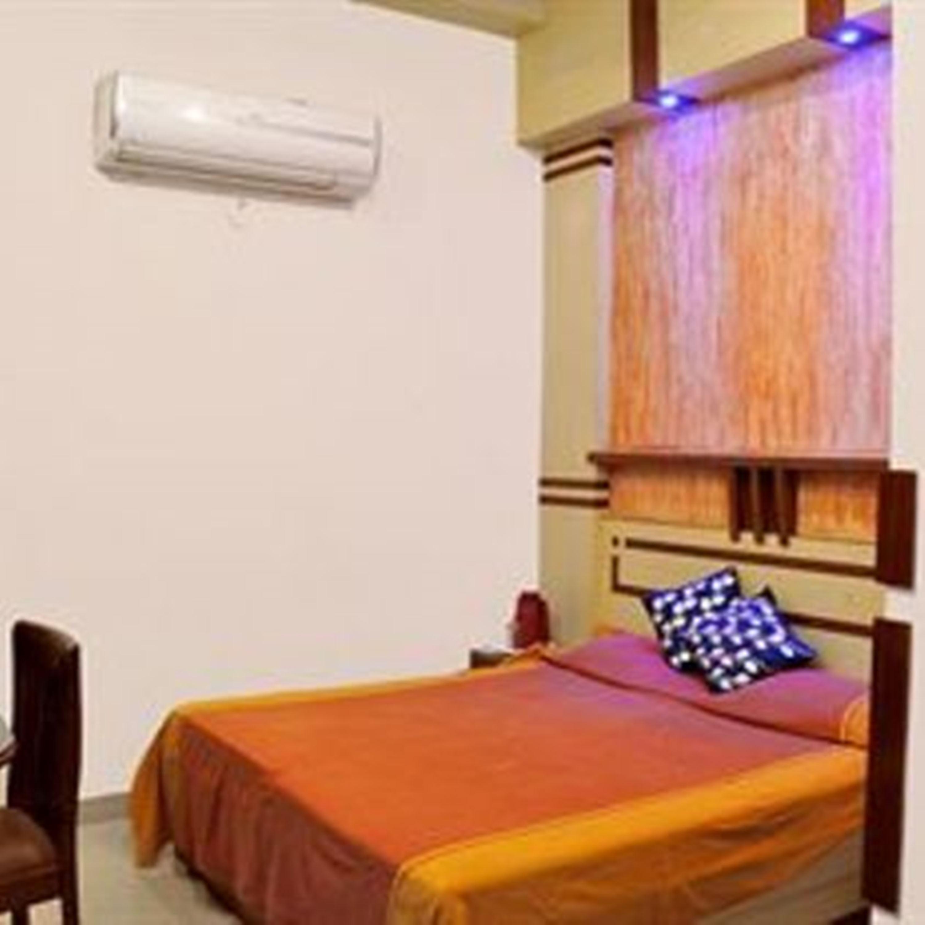 Oyo 3472 Hotel Rama Inn New Delhi Buitenkant foto