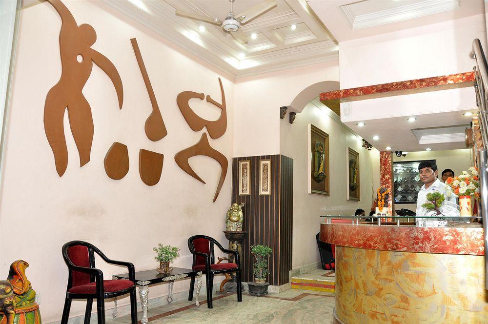 Oyo 3472 Hotel Rama Inn New Delhi Buitenkant foto