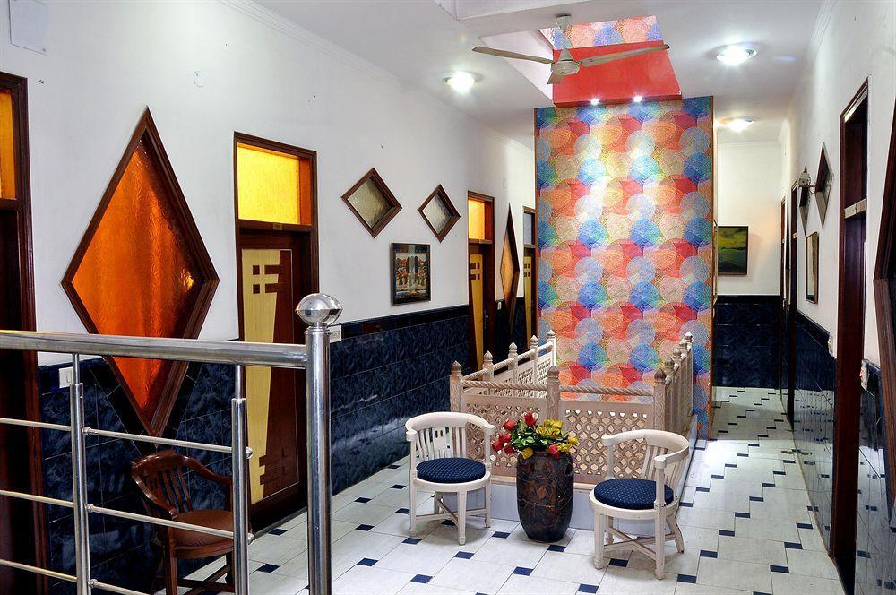 Oyo 3472 Hotel Rama Inn New Delhi Buitenkant foto