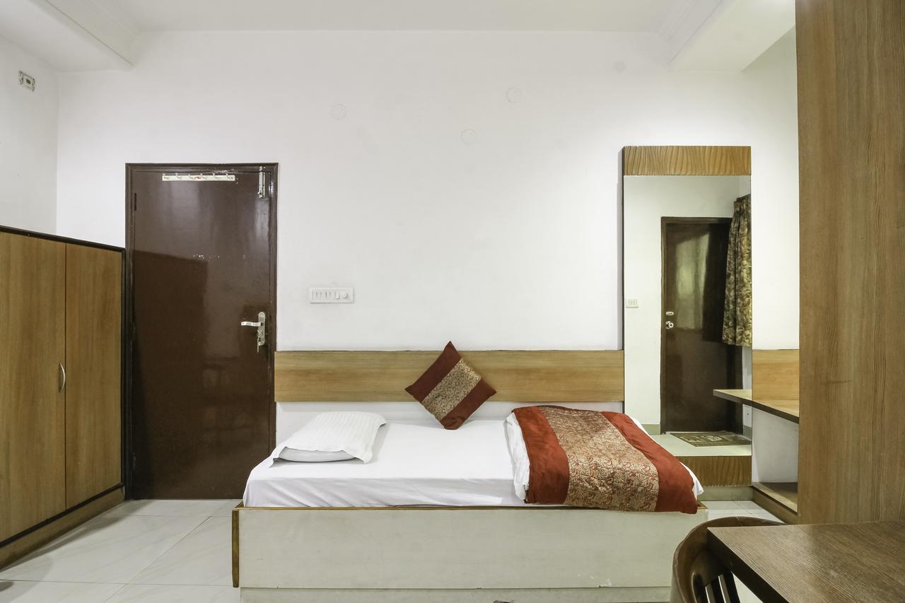 Oyo 3472 Hotel Rama Inn New Delhi Buitenkant foto