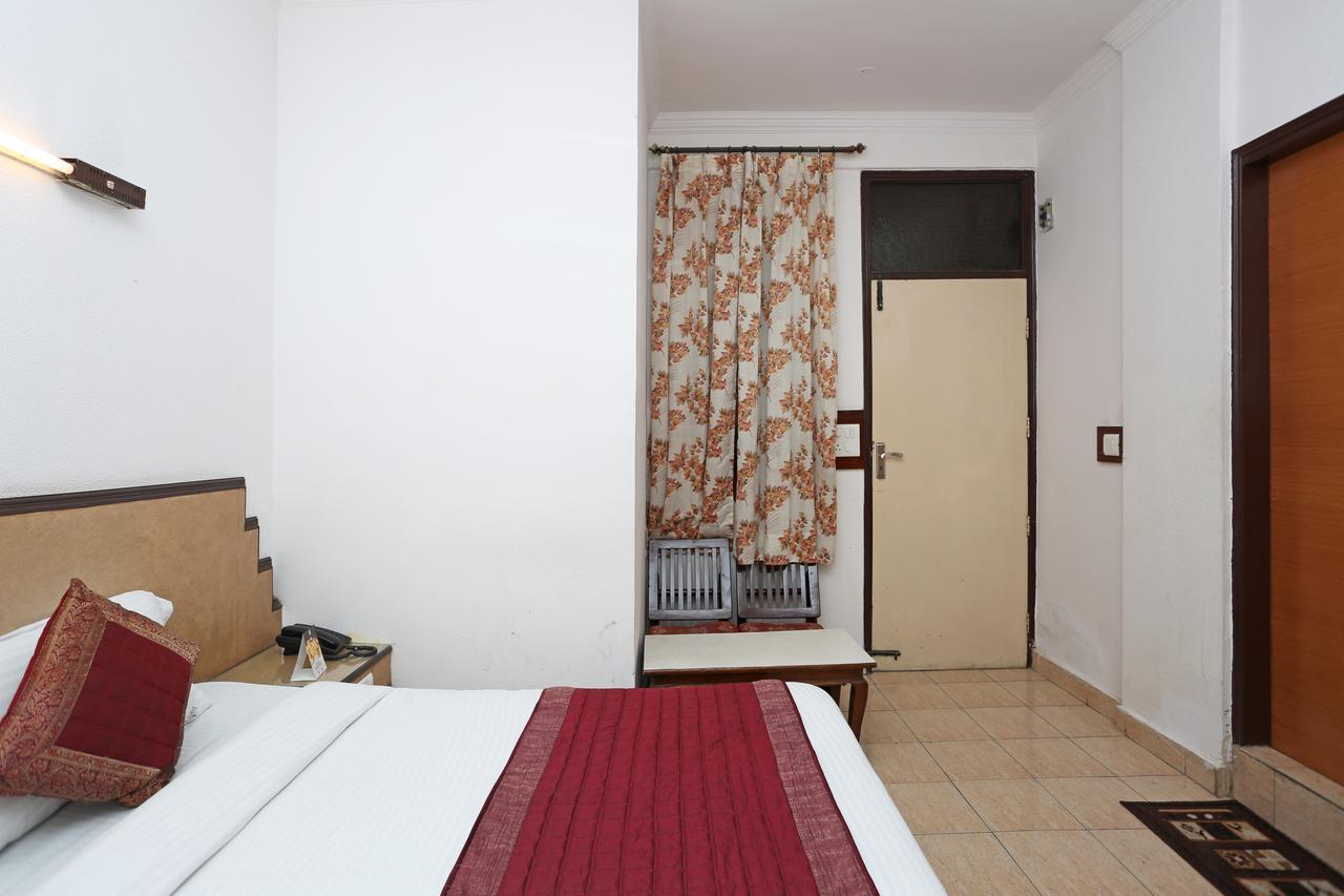 Oyo 3472 Hotel Rama Inn New Delhi Buitenkant foto