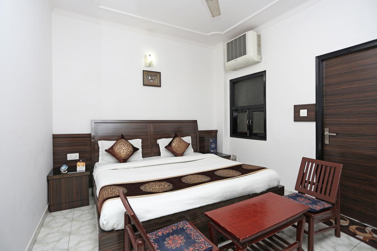 Oyo 3472 Hotel Rama Inn New Delhi Buitenkant foto